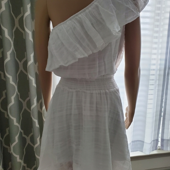 Women's Dress - Picture 2 of 11